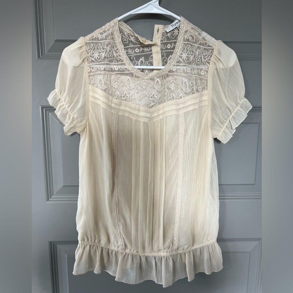 Forever 21 Beige Sheer Floral Lace Top Size Small
